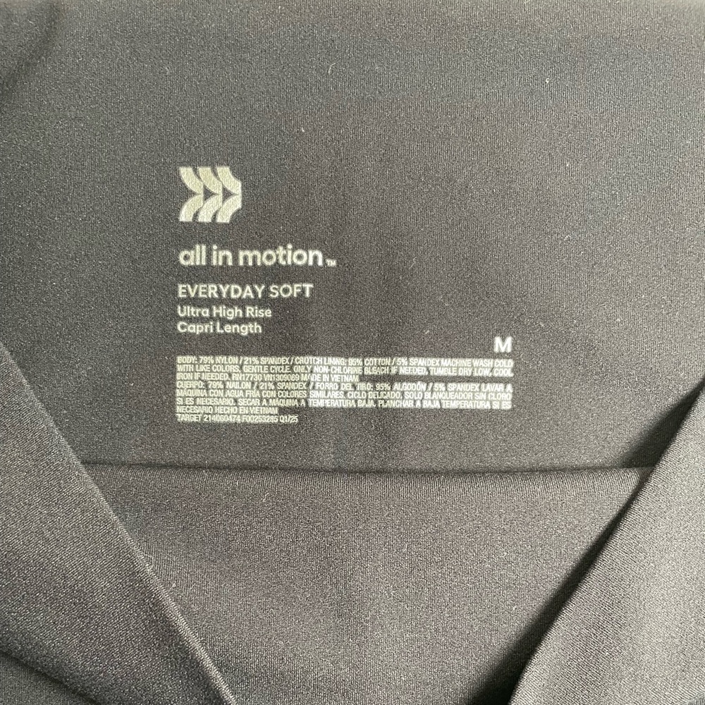 All In Motion Women’s High-Rise Capri Leggings - Picture 3 of 5